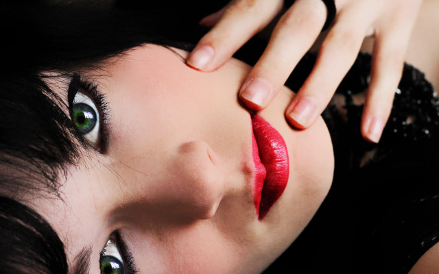 Araceli gilbert gothic portrait closeup free wallpaper - medium preview image