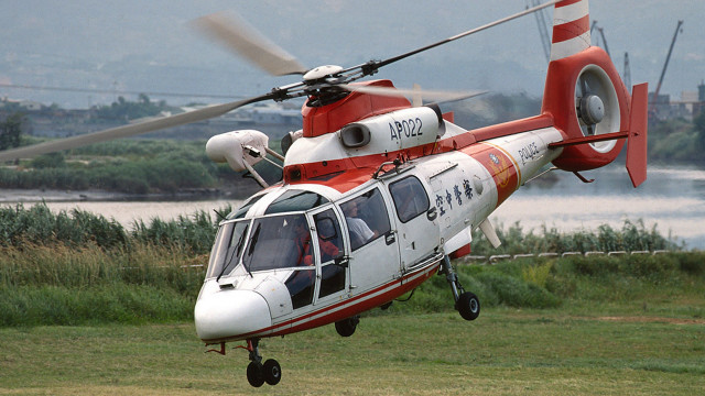 Helicopter red white field water free wallpaper - medium preview image