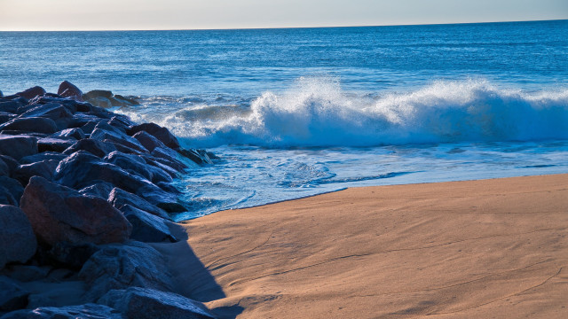 Wave beach rocks sunny ocean free wallpaper - medium preview image