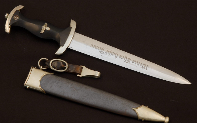 Gold handle engraved black blade free wallpaper - medium preview image
