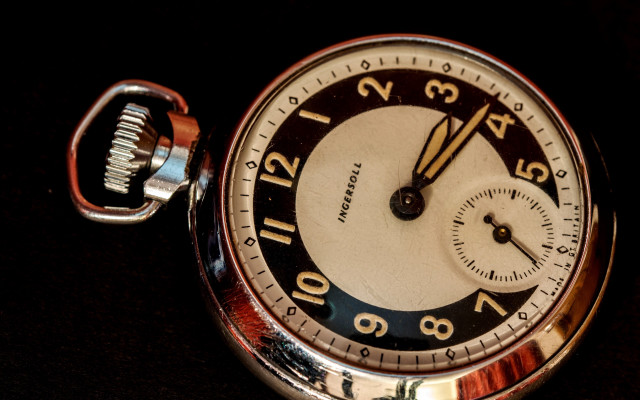 Pocket watch key black background free wallpaper - medium preview image