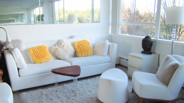 Livingroom whitecouch chair table vase free wallpaper - medium preview image