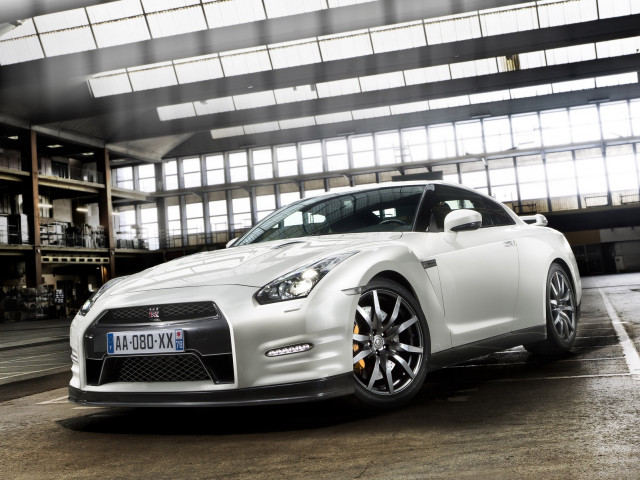 White sports car garage windows #3 free wallpaper - medium preview image