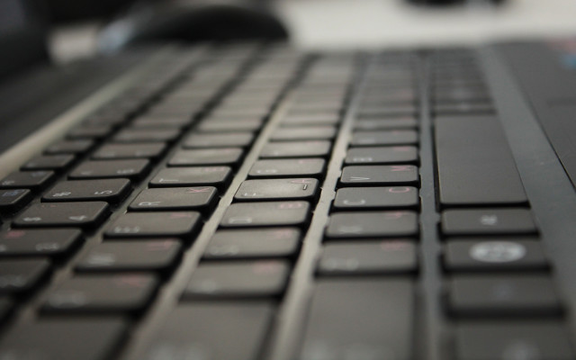Keyboard mouse blurry background bokeh free wallpaper - medium preview image