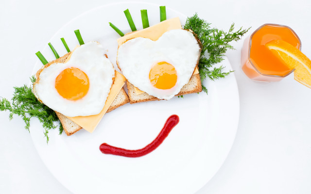 Plate eggs toast drink white free wallpaper - medium preview image