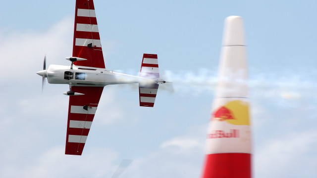 Small plane pole stripe precisionism free wallpaper - medium preview image