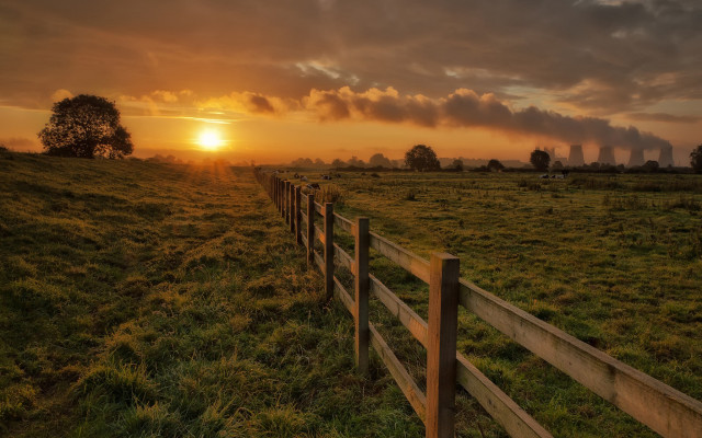 Fence field sunset clouds tree free wallpaper - medium preview image