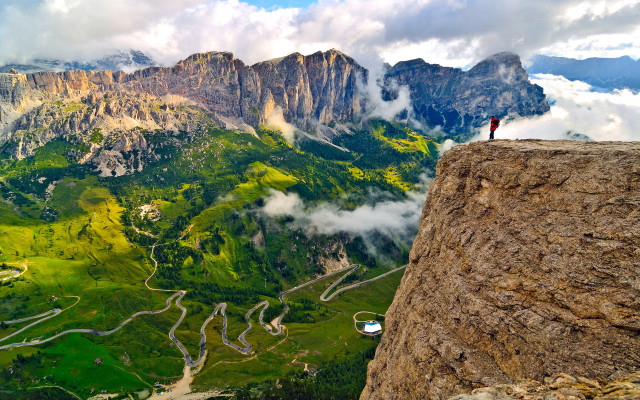 Cliff overlooking valley mountains landscape free wallpaper - medium preview image