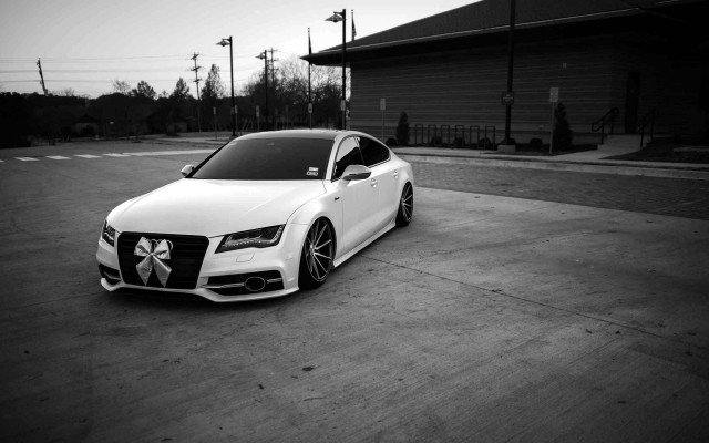White car parking lot clock free wallpaper - medium preview image