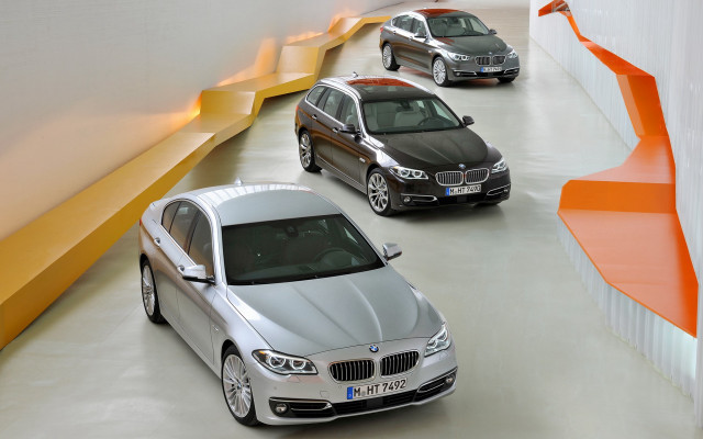 Cars group 3d render bernt free wallpaper - medium preview image