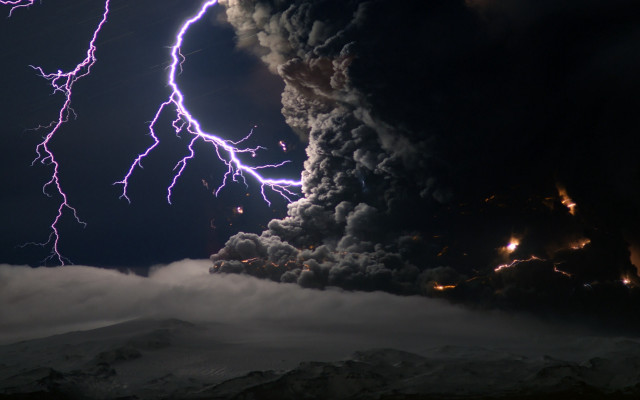 Storm cloud lightning mountain volcano free wallpaper - medium preview image