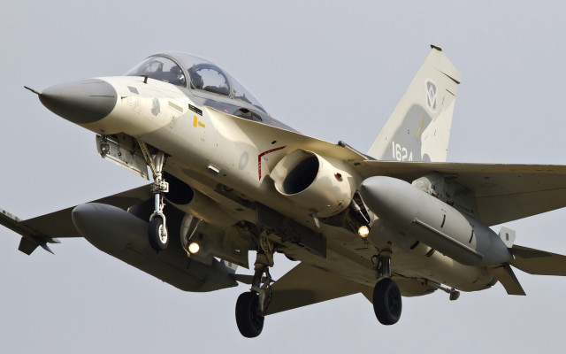 Jet landing gear sky pilot free wallpaper - medium preview image
