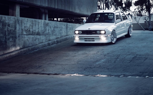 White car road bridge ocean free wallpaper - medium preview image