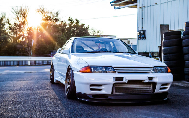 White car parking lot sunshine free wallpaper - medium preview image