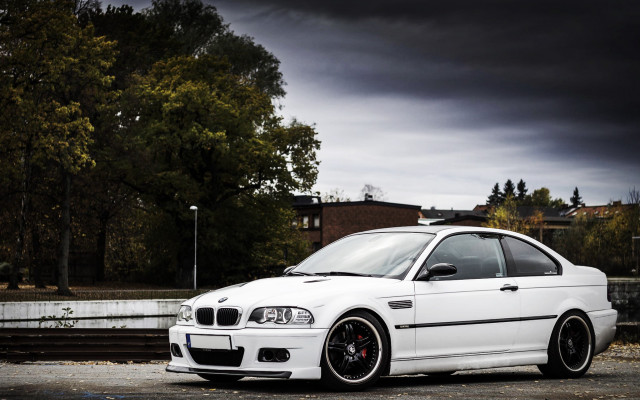 White car forest building night free wallpaper - medium preview image