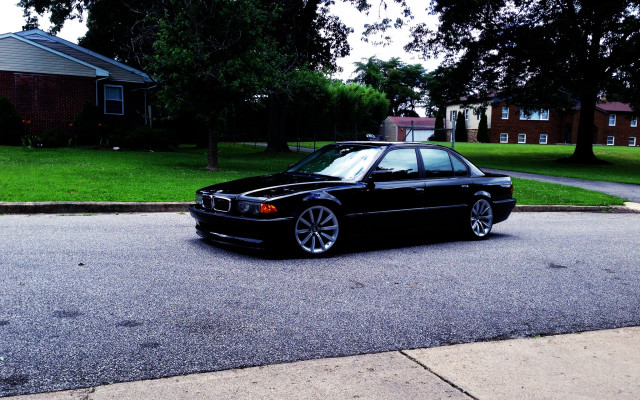 Black car road house tree free wallpaper - medium preview image