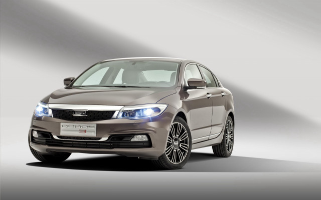 Silver car studio gray white free wallpaper - medium preview image