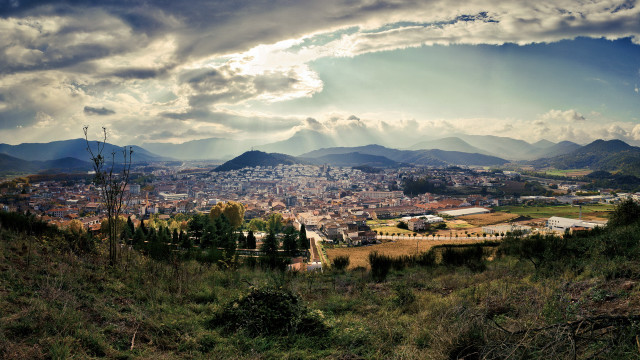 City mountains hill sky reflection free wallpaper - medium preview image