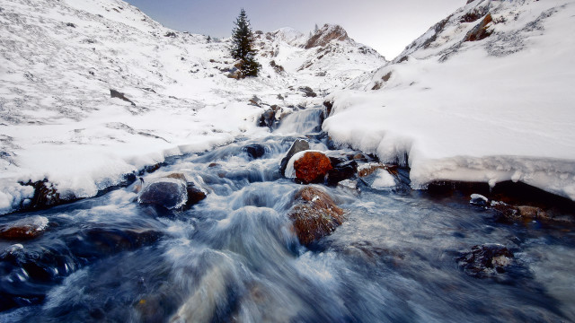 Snowy mountain stream rocks warship free wallpaper - medium preview image