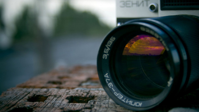 Camera lens wooden table sky free wallpaper - medium preview image