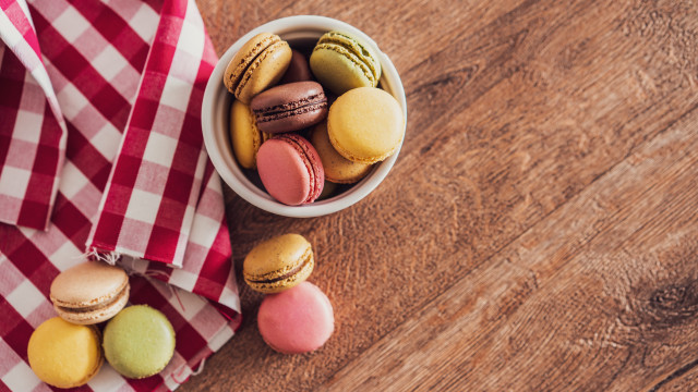 Macaroons bowl checkered cloth napkin free wallpaper - medium preview image
