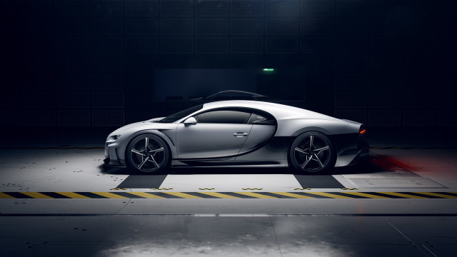 Bugatti parkinglot night cautionline greenlight free wallpaper - medium preview image