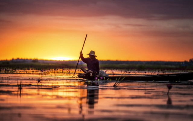 Lake sunset man boat hat free wallpaper - medium preview image