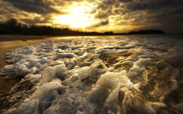 Snowy beach cloudy sunset ocean free wallpaper - medium preview image