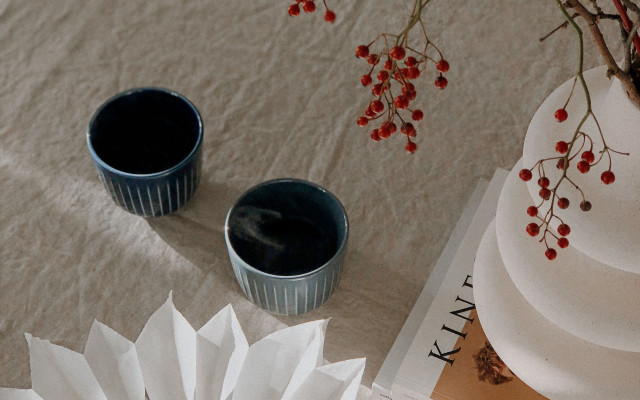 Table vase cups card flower free wallpaper - medium preview image