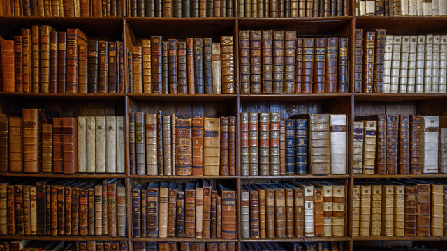 Bookshelf papers clock architecture cityscape free wallpaper - medium preview image