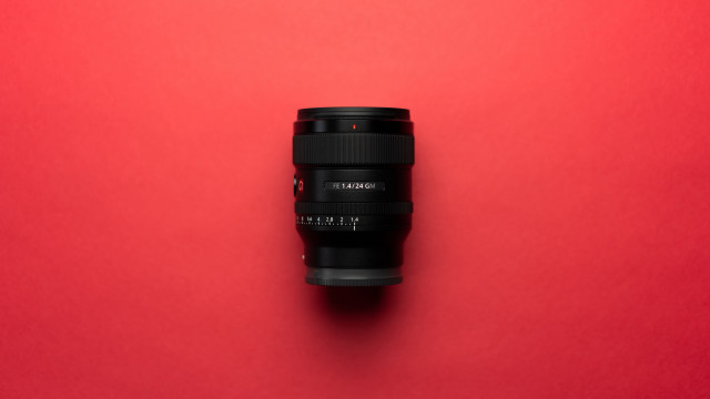 Camera lens red background new free wallpaper - medium preview image