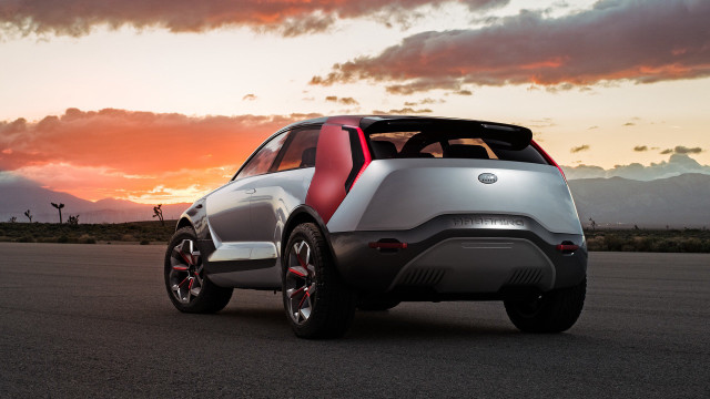 Car sunset cloudy sky dusk free wallpaper for desktop - medium preview image