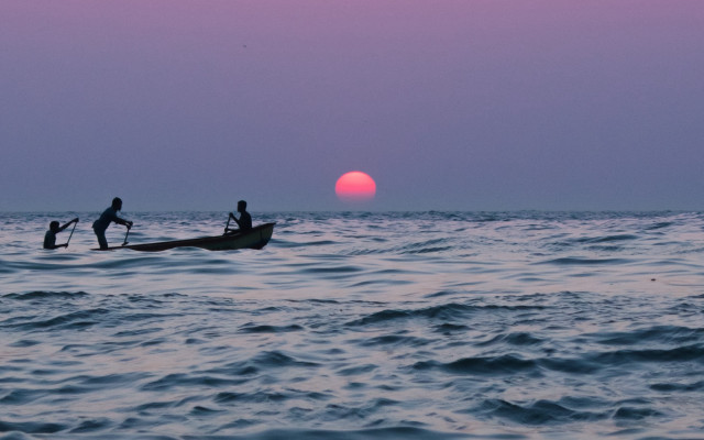 Couple boat ocean sunset paddle free wallpaper - medium preview image