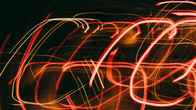 Blurry streetlight clocktower motionblur holography free wallpaper - medium preview image
