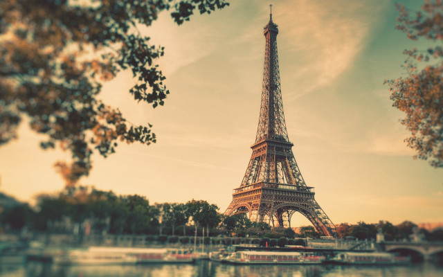Eiffel tower paris autumn water free wallpaper - medium preview image