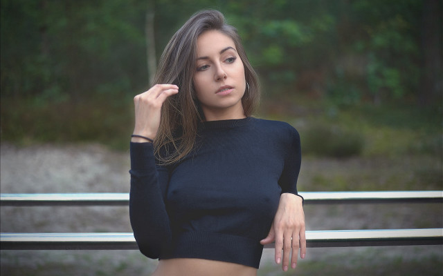 Elena guro black top blurry free wallpaper - medium preview image