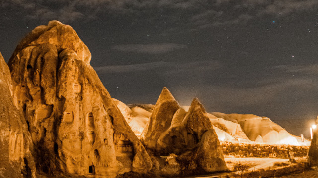 Desert night starry sky mountains free wallpaper - medium preview image