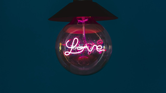 Lightbulb neon sign dark sky free wallpaper - medium preview image