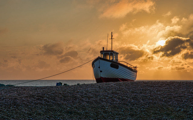 Beach boat cloudy sunset fishing free wallpaper - medium preview image