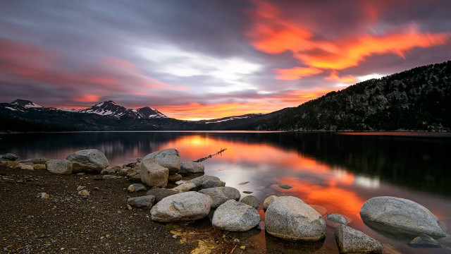 Sunset lake mountains rocks clouds free wallpaper - medium preview image