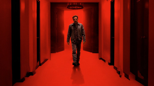 Red hallway man torii weapon free wallpaper - medium preview image