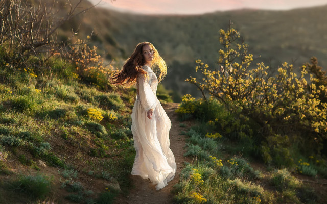 Woman white dress field autumn #3 free wallpaper for desktop - medium preview image