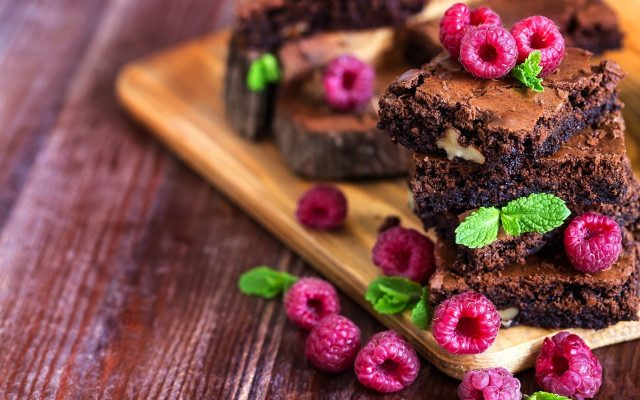 Wooden cutting board brownies raspberries free wallpaper - medium preview image