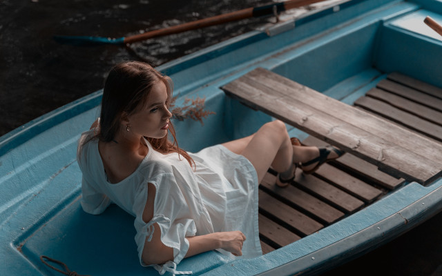 Woman boat water paddle portrait free wallpaper - medium preview image
