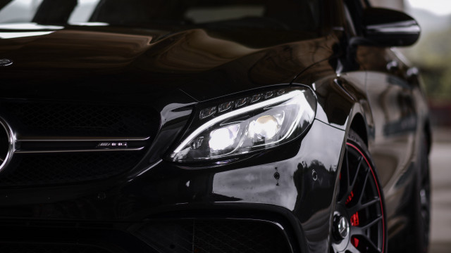 Black mercedes closeup detailed face free wallpaper - medium preview image