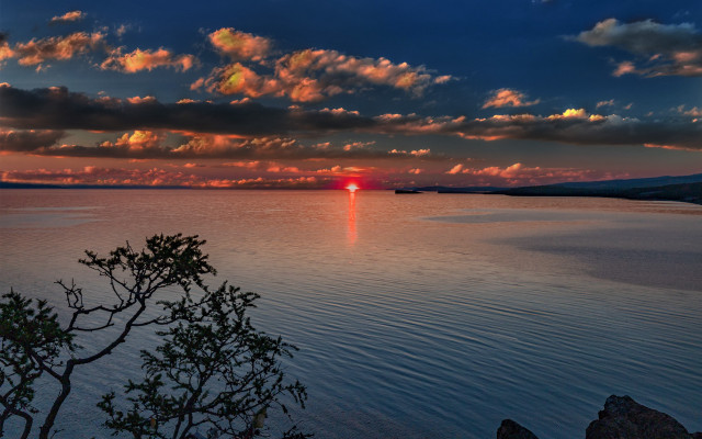 Sunset water tree clouds red free wallpaper - medium preview image