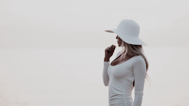 Woman hat water phone fashion free wallpaper - medium preview image