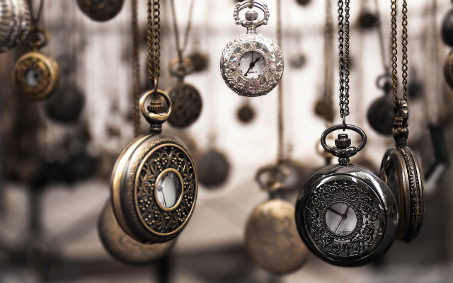 Watches chains wall clock kinetic free wallpaper - medium preview image