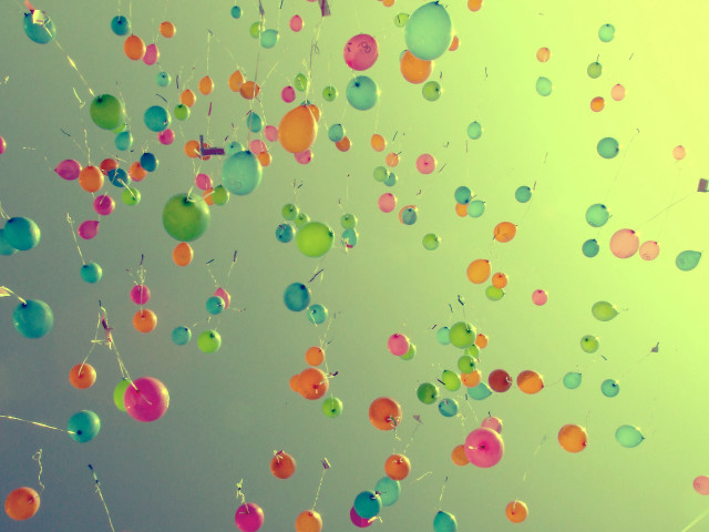 Balloons flying sky kite background free wallpaper - medium preview image