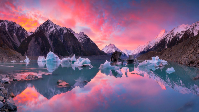Sunset mountain lake icebergs pink free wallpaper - medium preview image